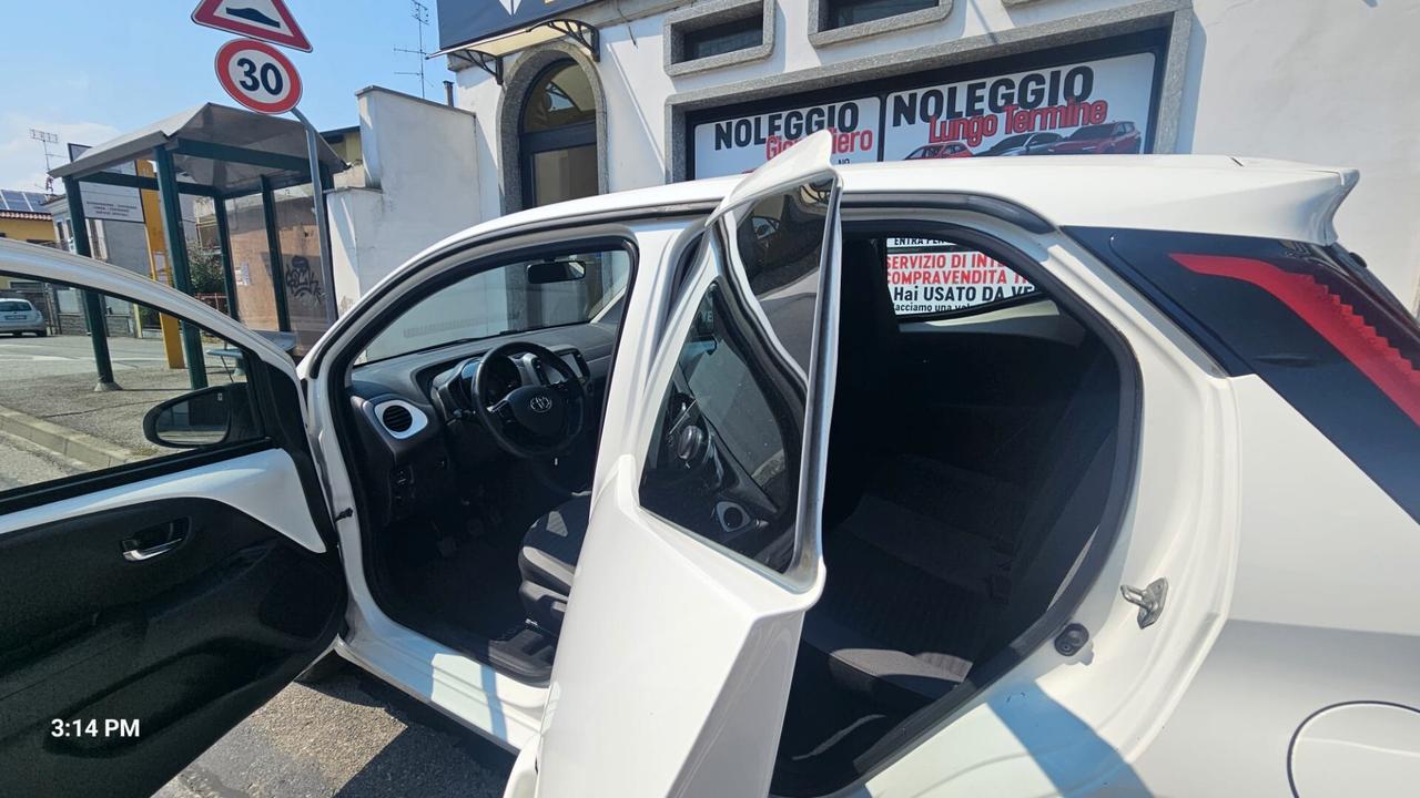 Toyota Aygo Connect 1.0 VVT-i 72CV 5 porte x-business light