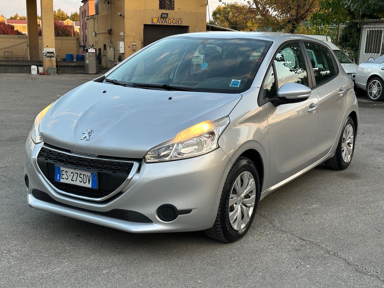 Peugeot 208 1.0 VTi 68 CV 5 porte solo 110mila km