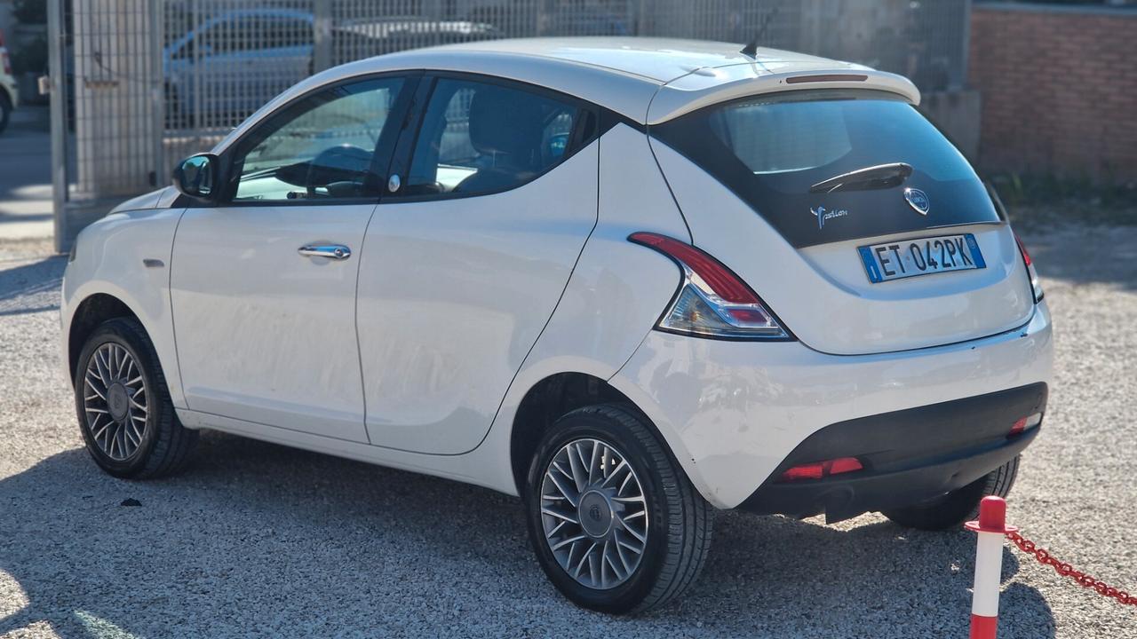 Lancia Ypsilon 0.9 TwinAir Metano Ecochic Gold