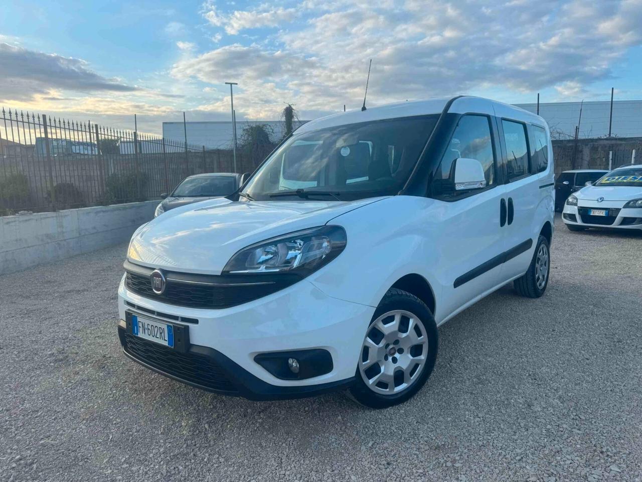 Fiat Doblo Doblò 1.6 MJT 120CV Lounge N1 5 POSTI