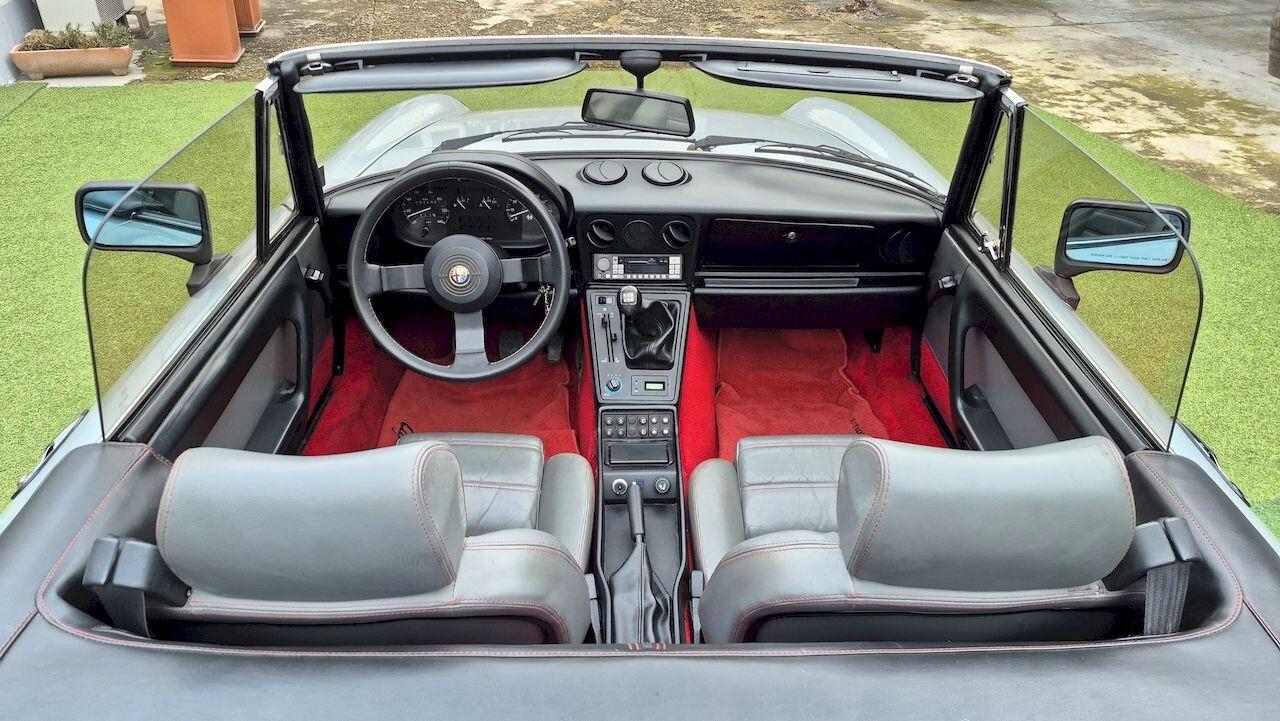 Alfa Romeo Spider 2.0i Quadrifoglio Verde – 1987
