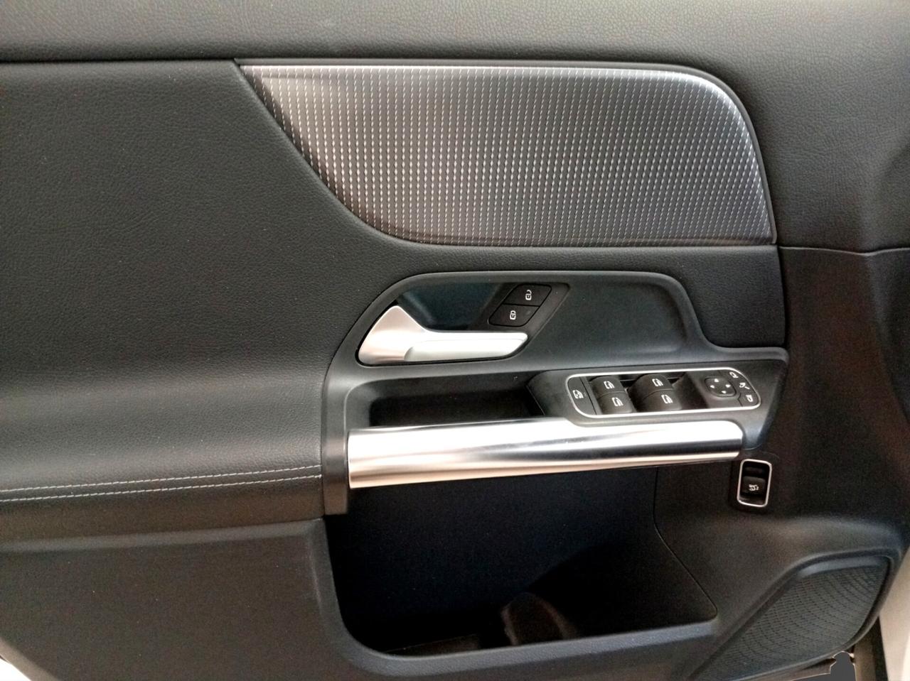 Mercedes-benz GLA 200 d Automatic 4Matic Premium AMG LUCI AMBIENT DISPLAY FULL HD GRANDE