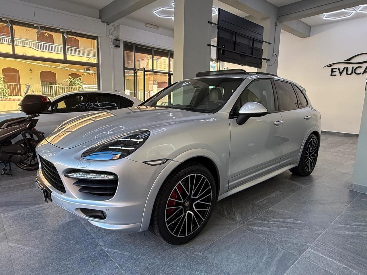 Porsche Cayenne 4.8 GTS