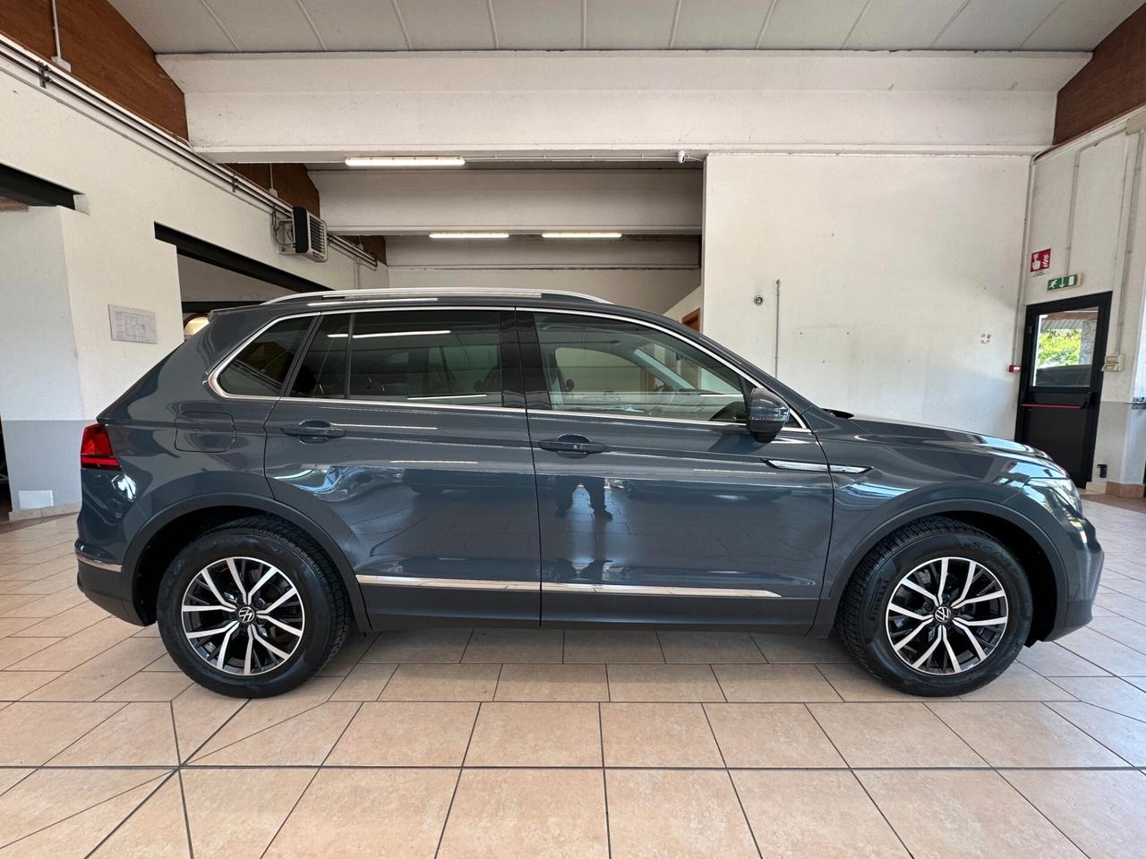 VOLKSWAGEN TIGUAN LIFE 2.0 TDI *CARPLAY*RADAR*LUCI*