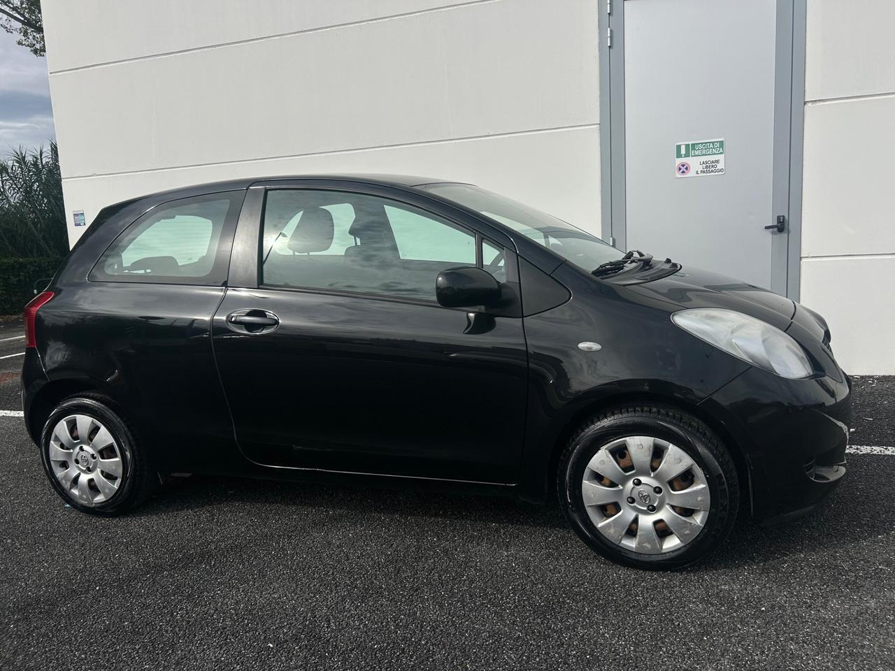 Toyota Yaris 1.0 3 porte Sol