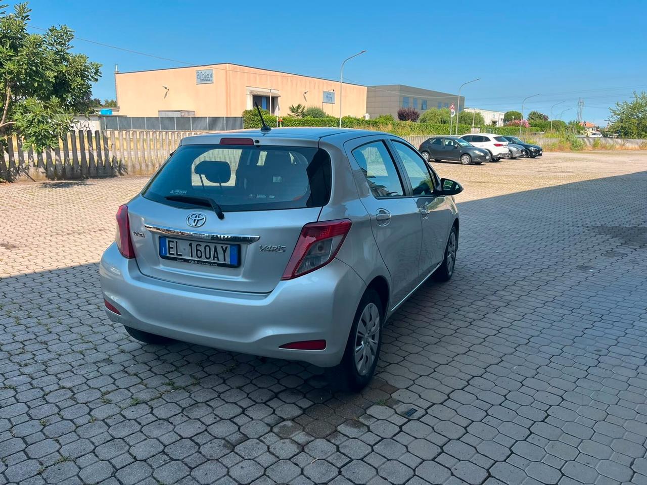 Toyota Yaris 1.0 5 porte Lounge *NEOPATENTATI*