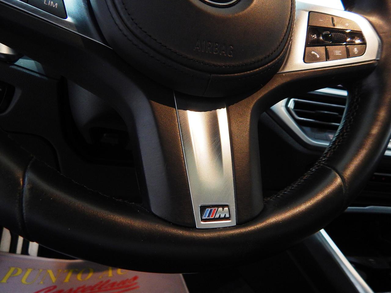 BMW 320 d Touring MSport Aut. TETTO-NAVI-PELLE-RADAR-LED