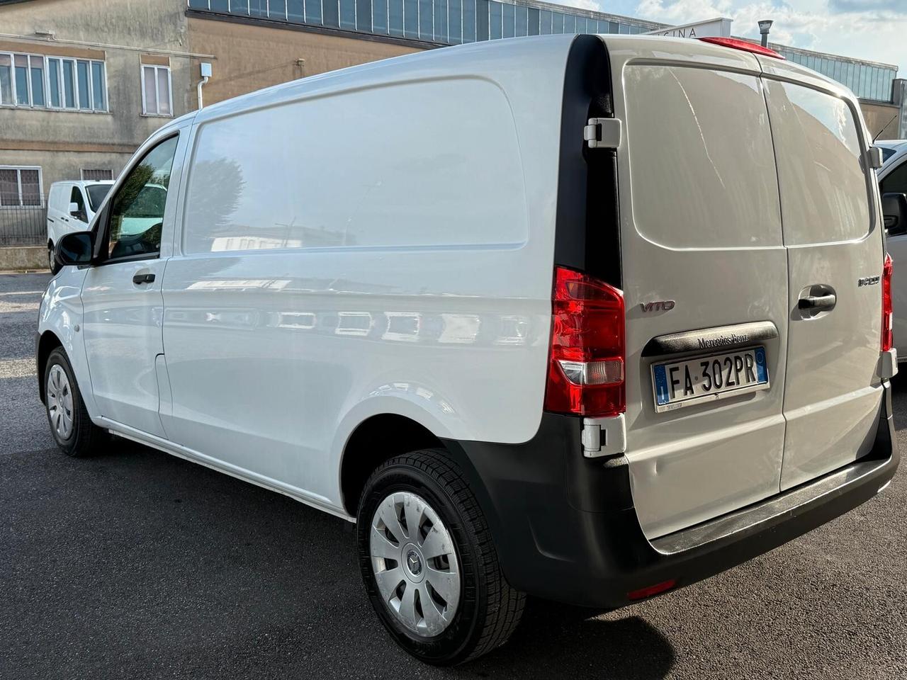Mercedes Benz VITO 114 CDI COMPACT 2.2 6 MARCE COMPACT