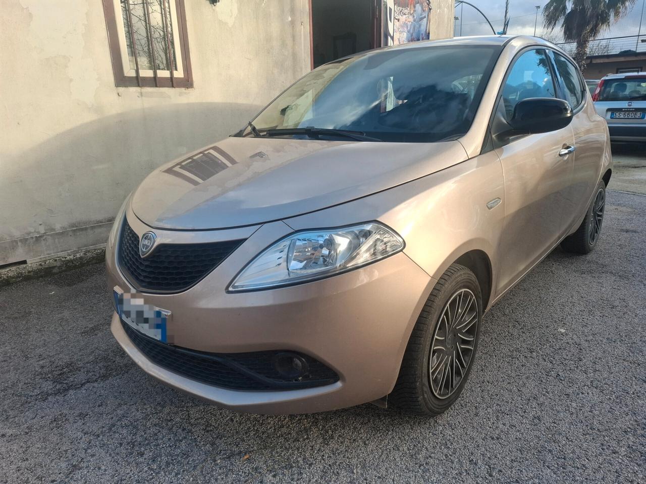 Lancia Ypsilon 1.2 69 CV 5 porte S&S Gold