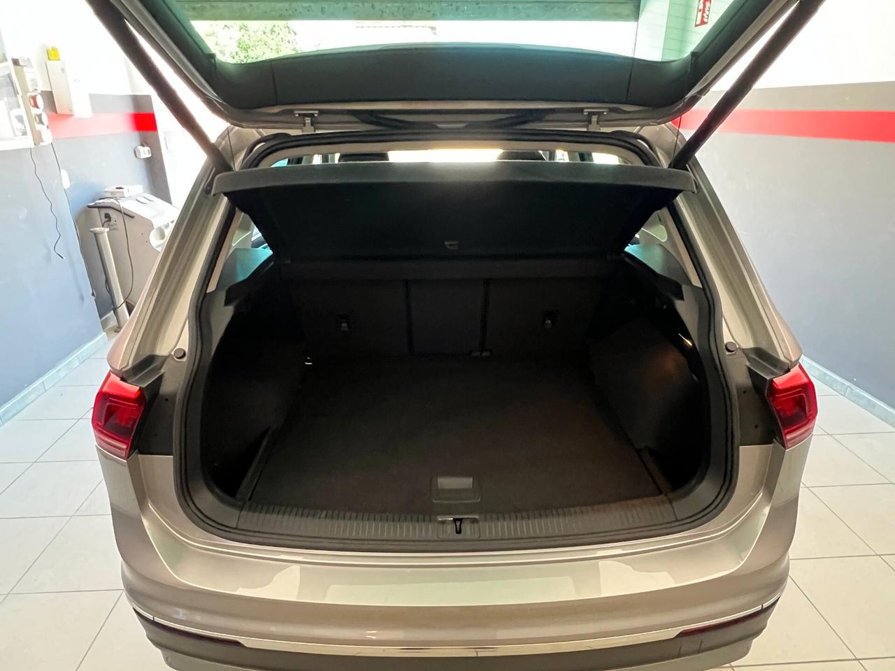 Volkswagen Tiguan 2.0 TDI SCR DSG Business BlueMotion Technology