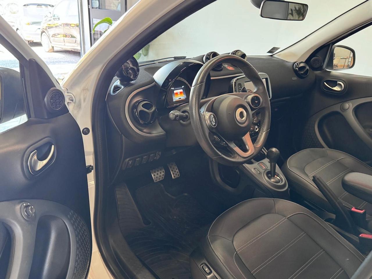 Smart ForFour 0.9 90CV PRIME SPORT PACK ,PANO,NAVI,LED,RETRO,UNIPRO