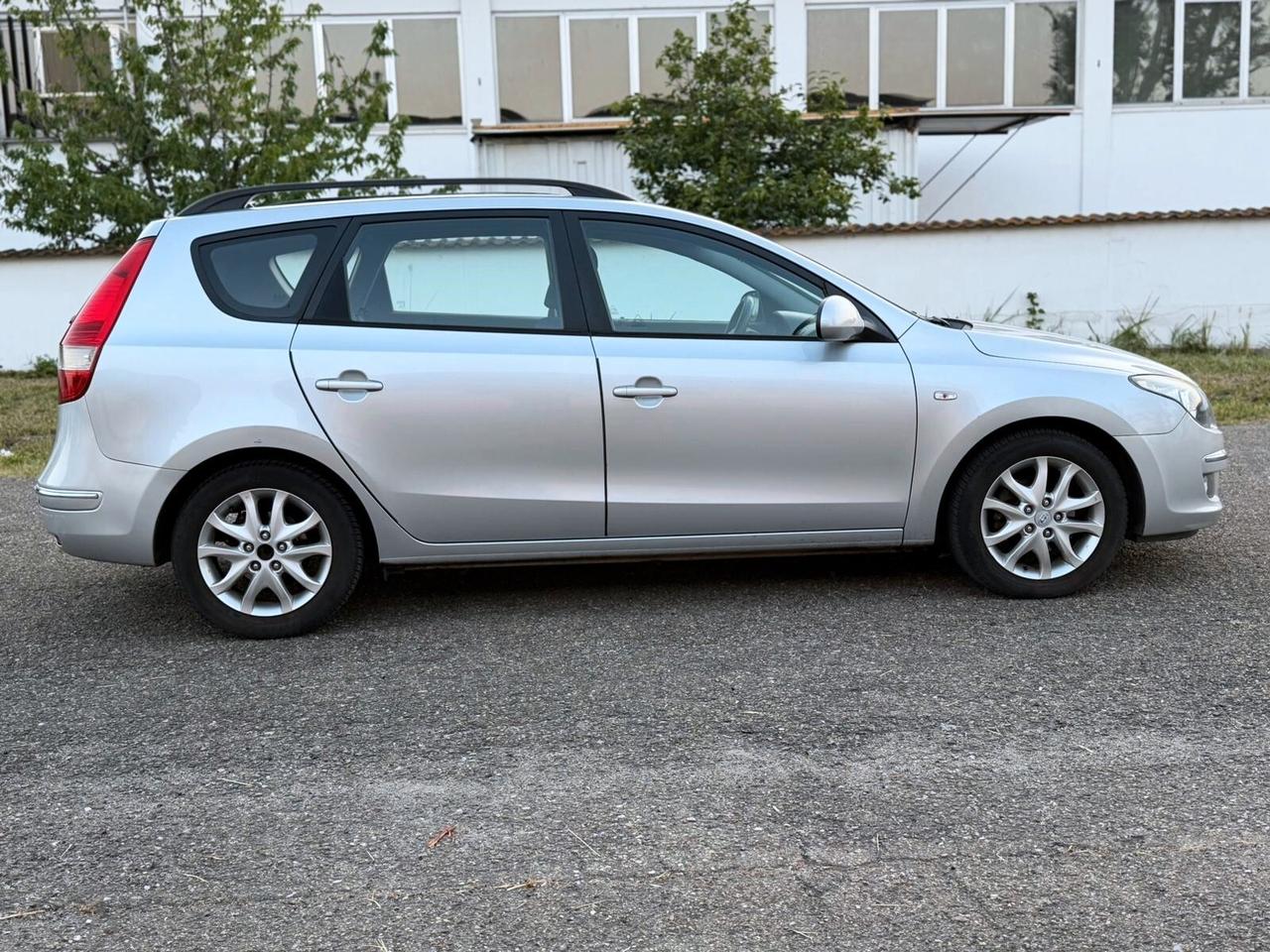 Hyundai i30 SW 1.6 CRDi 90cv Neopatentati