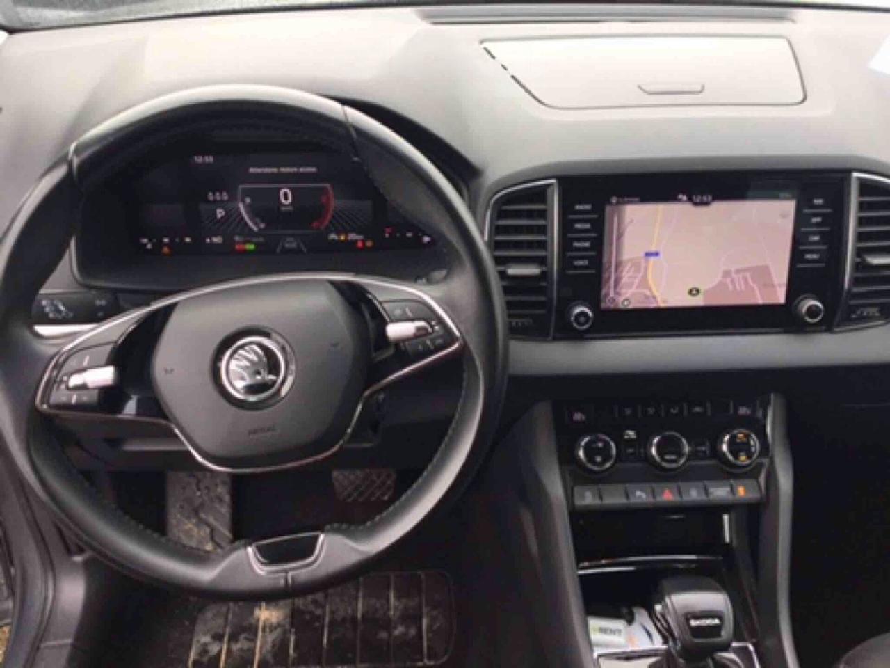 SKODA KAROQ 2.0 TDI 115CV DSG EVO SCR EXECUTIVE ( FARI LED - COCKPIT - NAVI - PDC - TELECAMERA POST. )