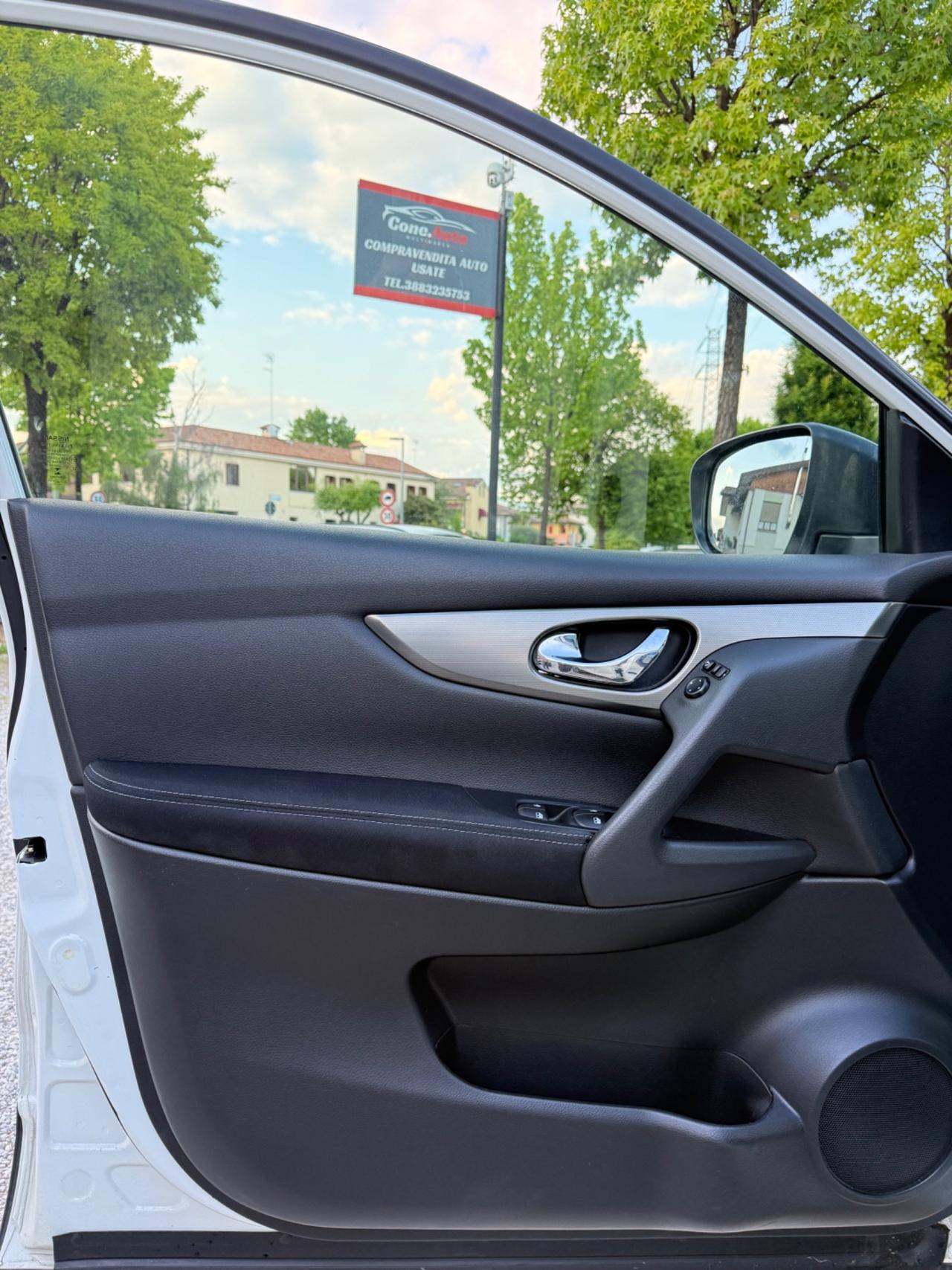 Nissan Qashqai 1.6 dCi 2WD N-Connecta 12 mesi di garanzia