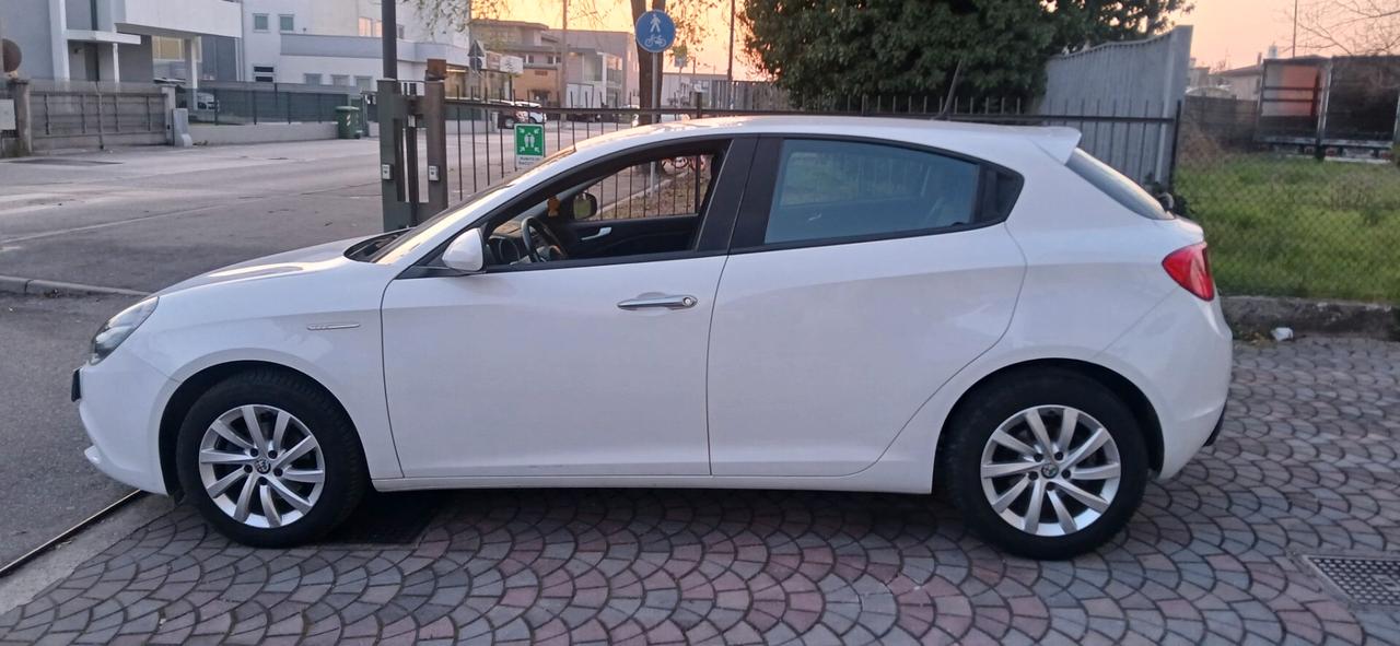 Alfa Romeo Giulietta 1.6 JTDm neopatentati euro 6