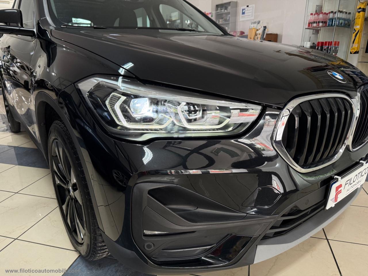 BMW X1 xDrive20d Business Advantage TETTO PANORAMICO - LED