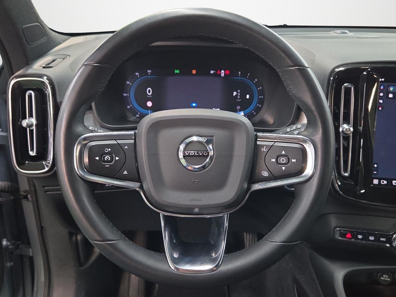 Volvo XC40 B4 AWD automatico Plus Bright