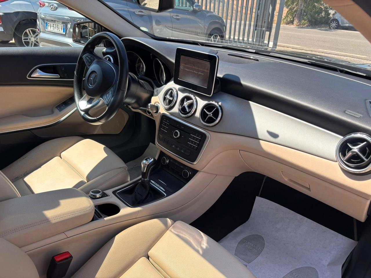 MERCEDES GLA 200