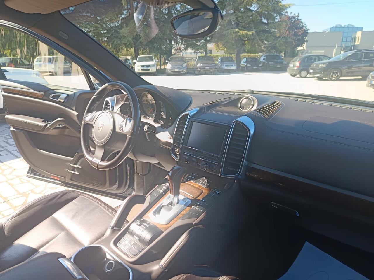 Porsche Cayenne 3.0 Diesel Tua da 260€ al Mese