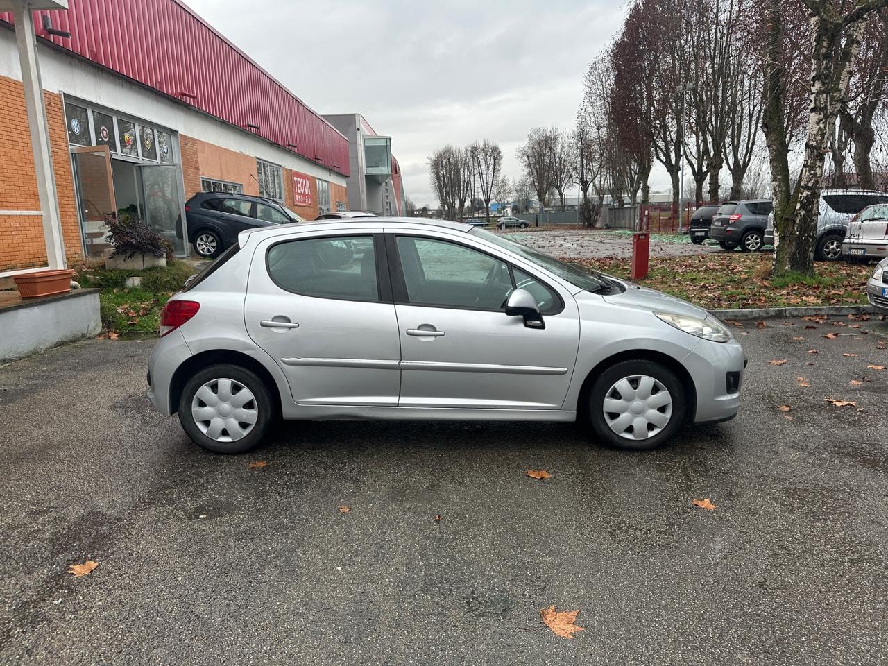 Peugeot 207 Plus 1.4 8V 75CV 5p. ECO GPL