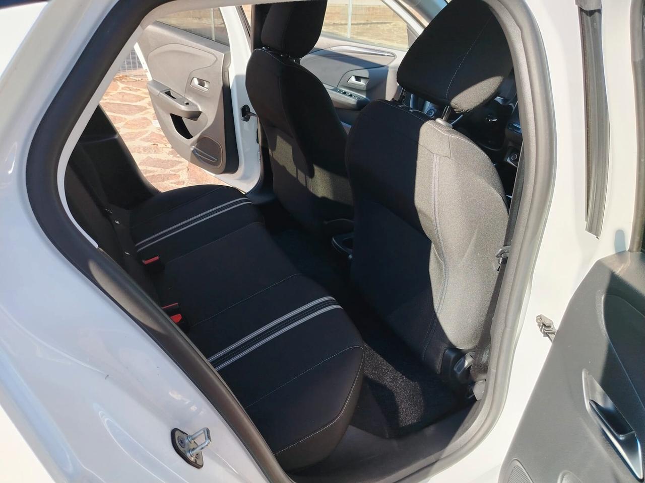 Opel Corsa 1.2 Design & Tech