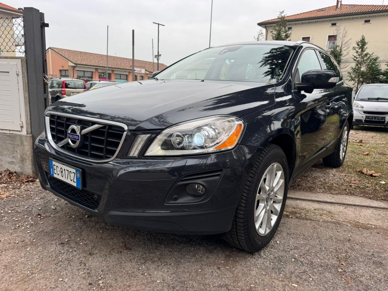 Volvo XC 60 XC60 D5 AWD Geartronic Summum