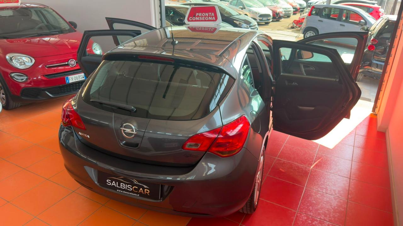 Opel Astra 1.4 100CV 5 porte Cosmo