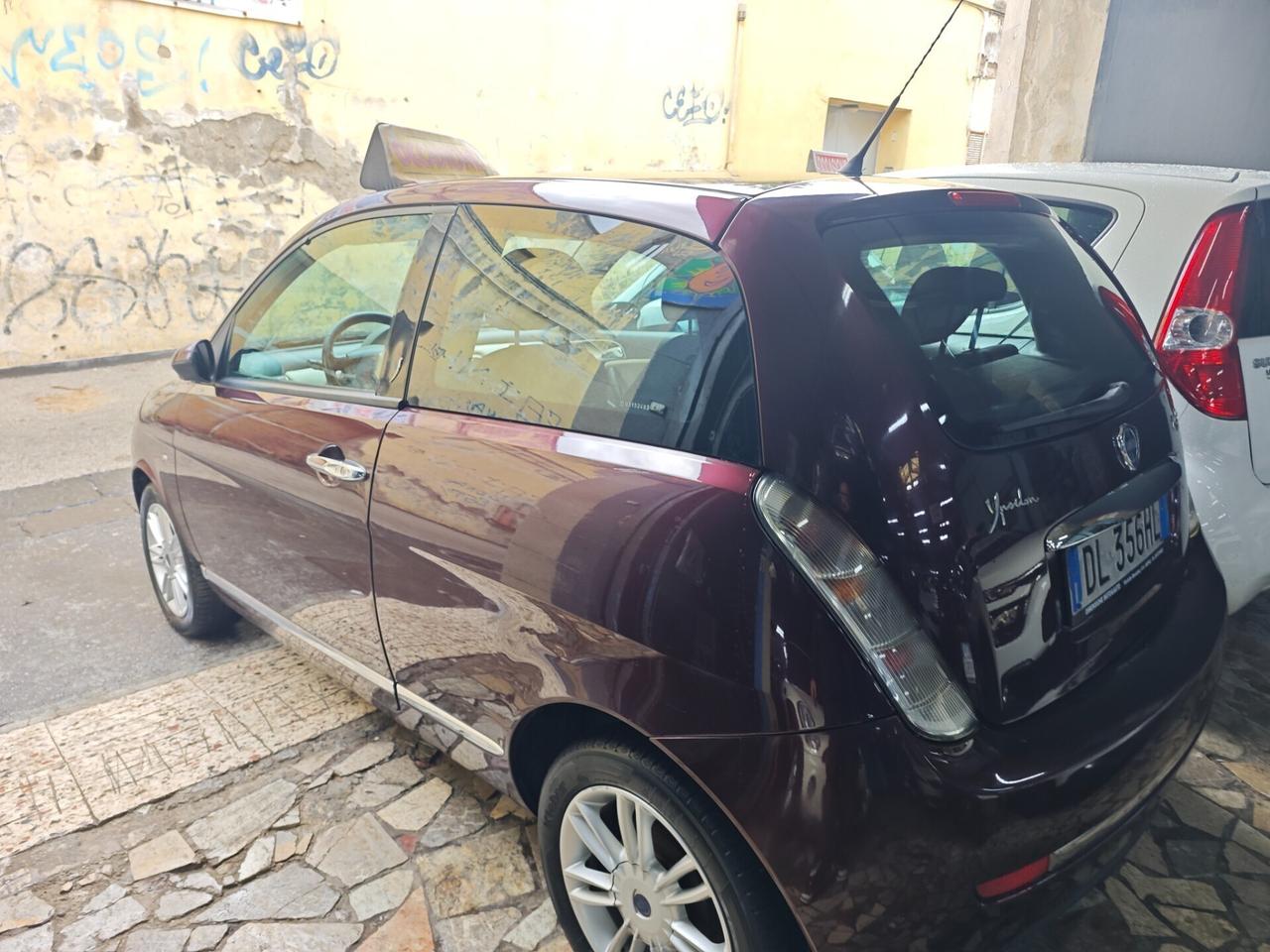 Lancia Ypsilon 1.3 MJT 90 CV Platino
