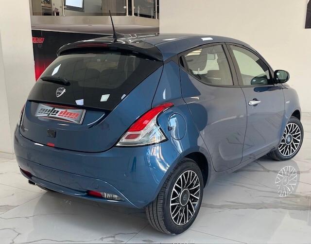 Lancia Ypsilon 1.0 FireFly 5 porte S&S Hybrid Platino 4.500km