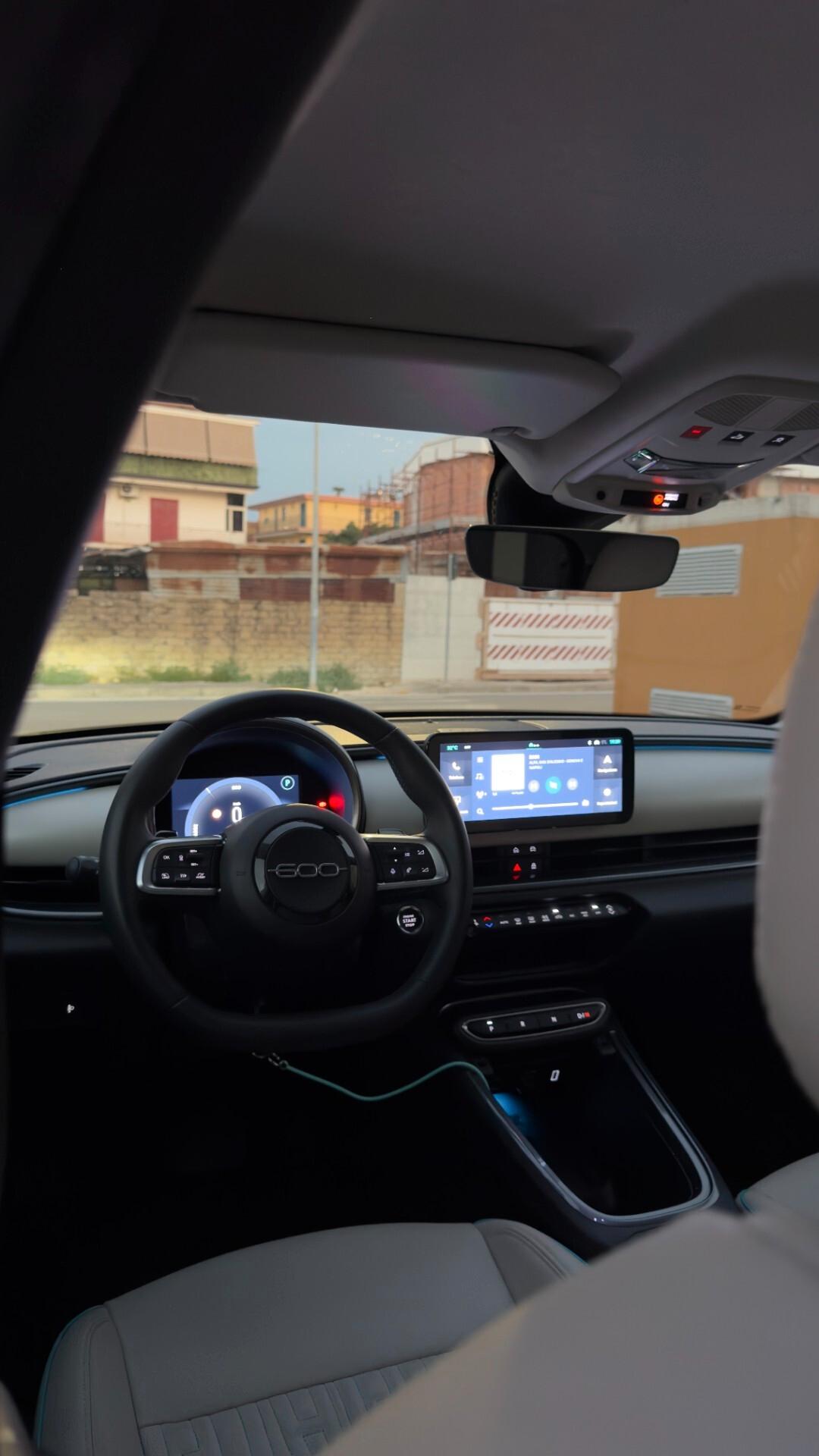 Fiat 600 Hybrid 110 CV DCT MHEV La Prima
