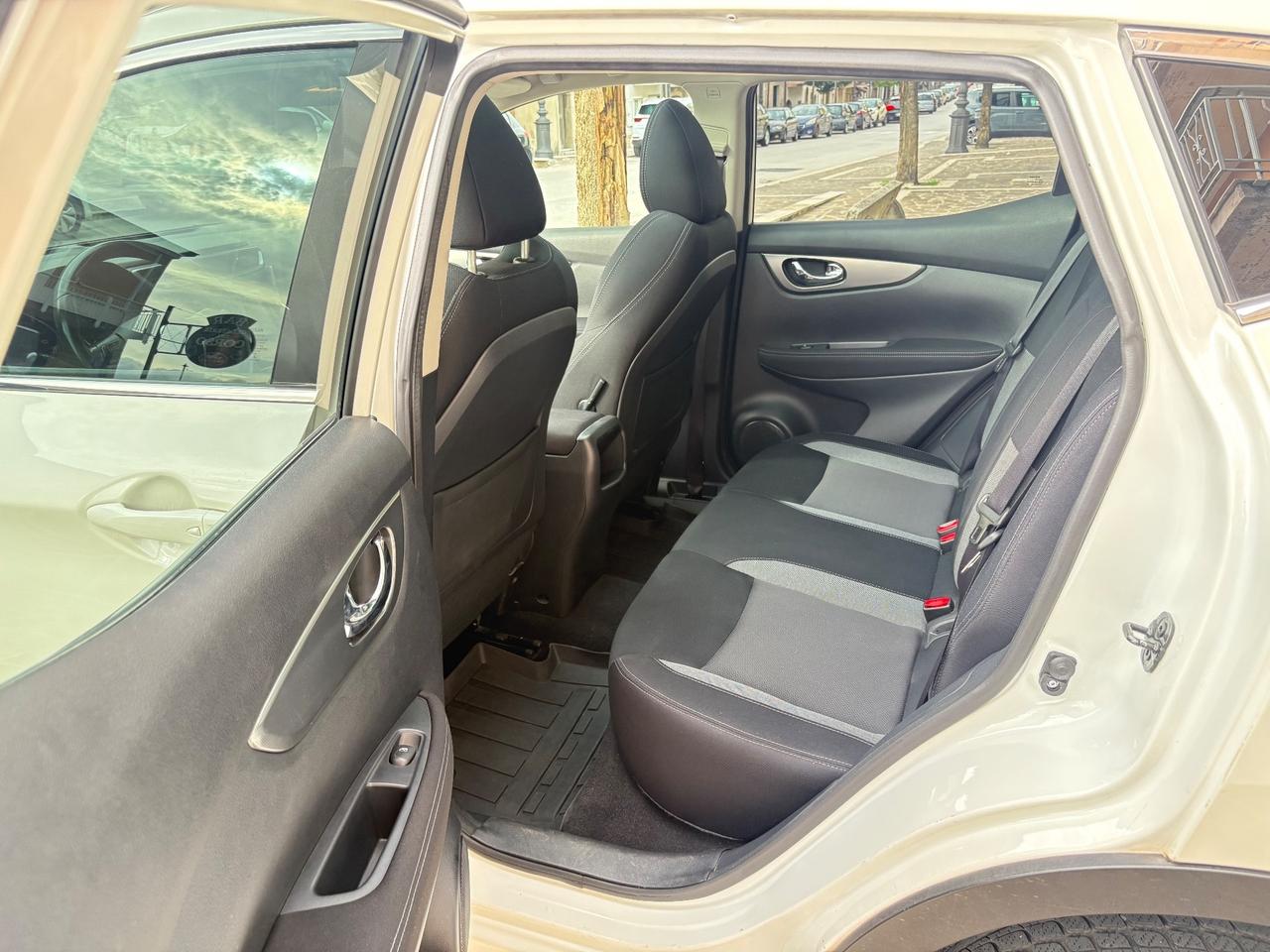 Nissan Qashqai 1.5dCi N-Connecta BIANCO PERLA FULL/LED