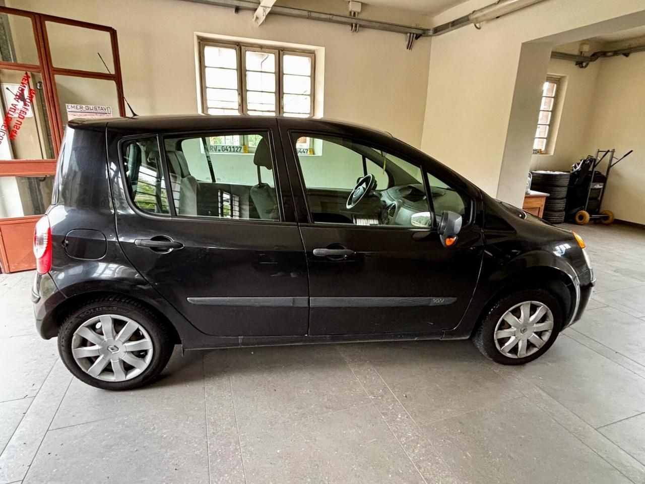 Renault Modus 1.2 16V Confort Authentique