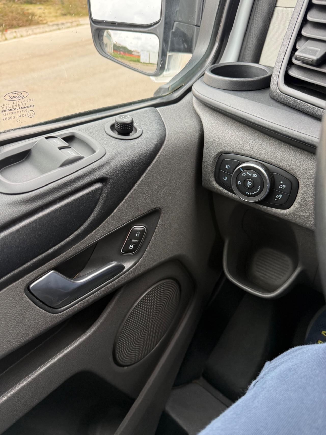 Ford Transit Custom 300 2.0 EcoBlue 130 PL Furgone Titanium