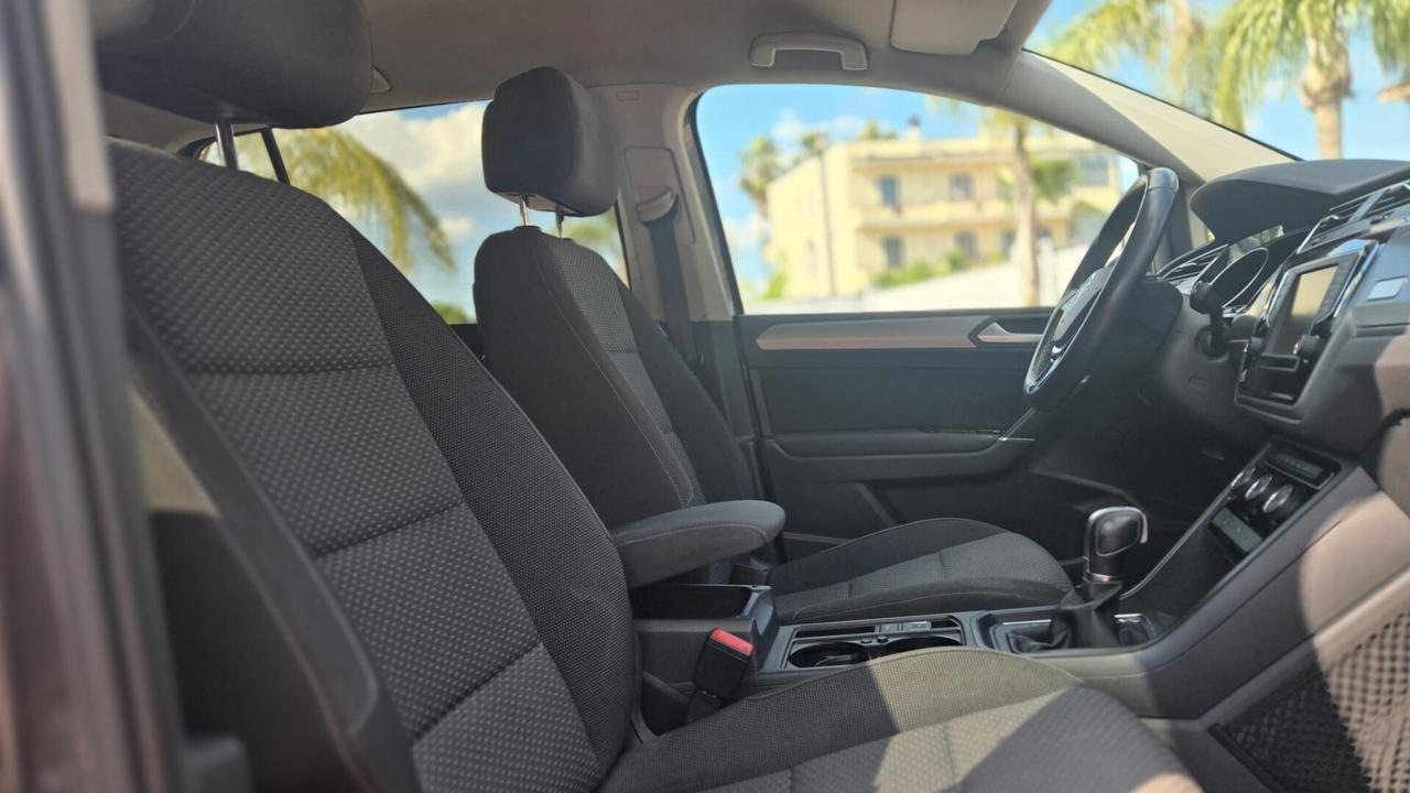 Volkswagen Touran 1.6 tdi Highline 115CV dsg 7p Uff Italy Navi Clima