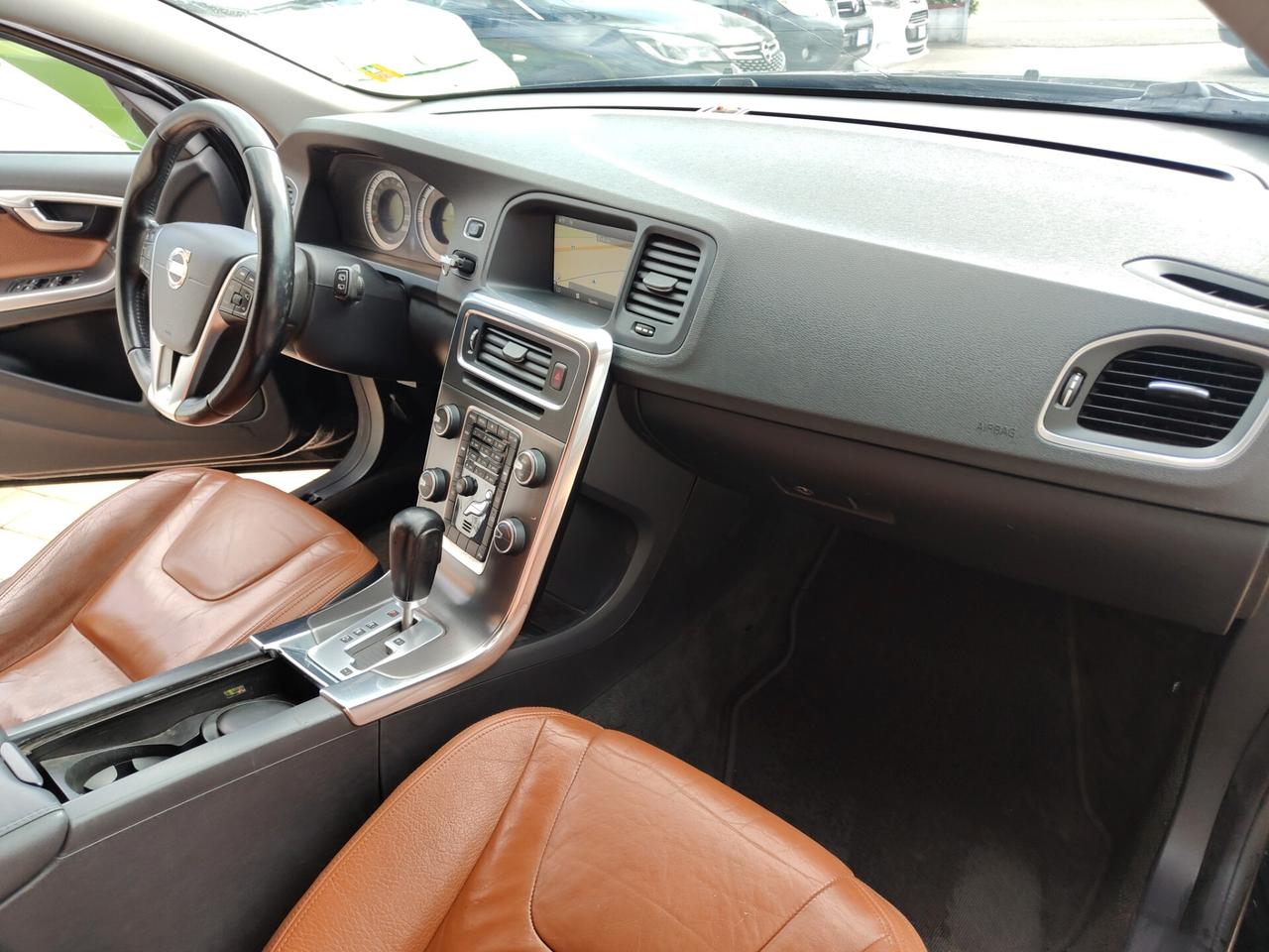 Volvo V60 D5 Geartronic Summum