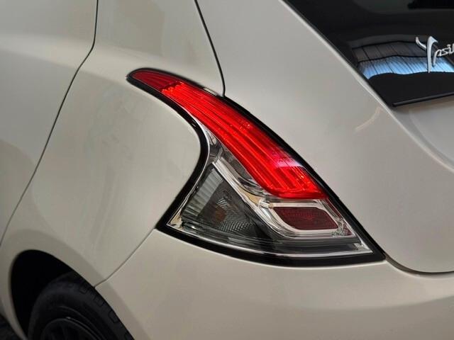 Lancia Ypsilon 1.0 FireFly 5 porte S&S Hybrid Ecochic Gold