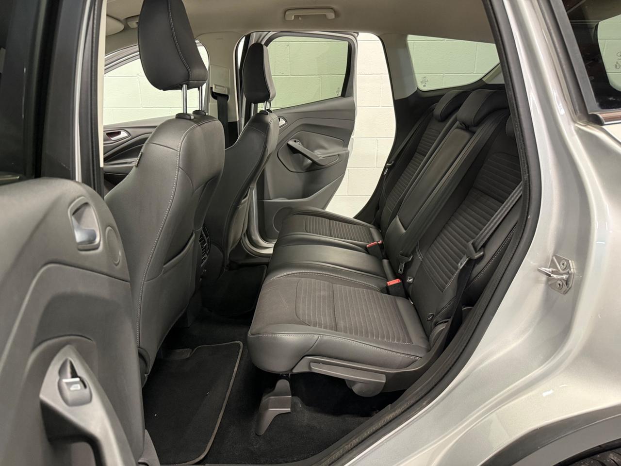 Ford Kuga 2.0 TDCI 150 CV S&S 4WD Powershift Titanium