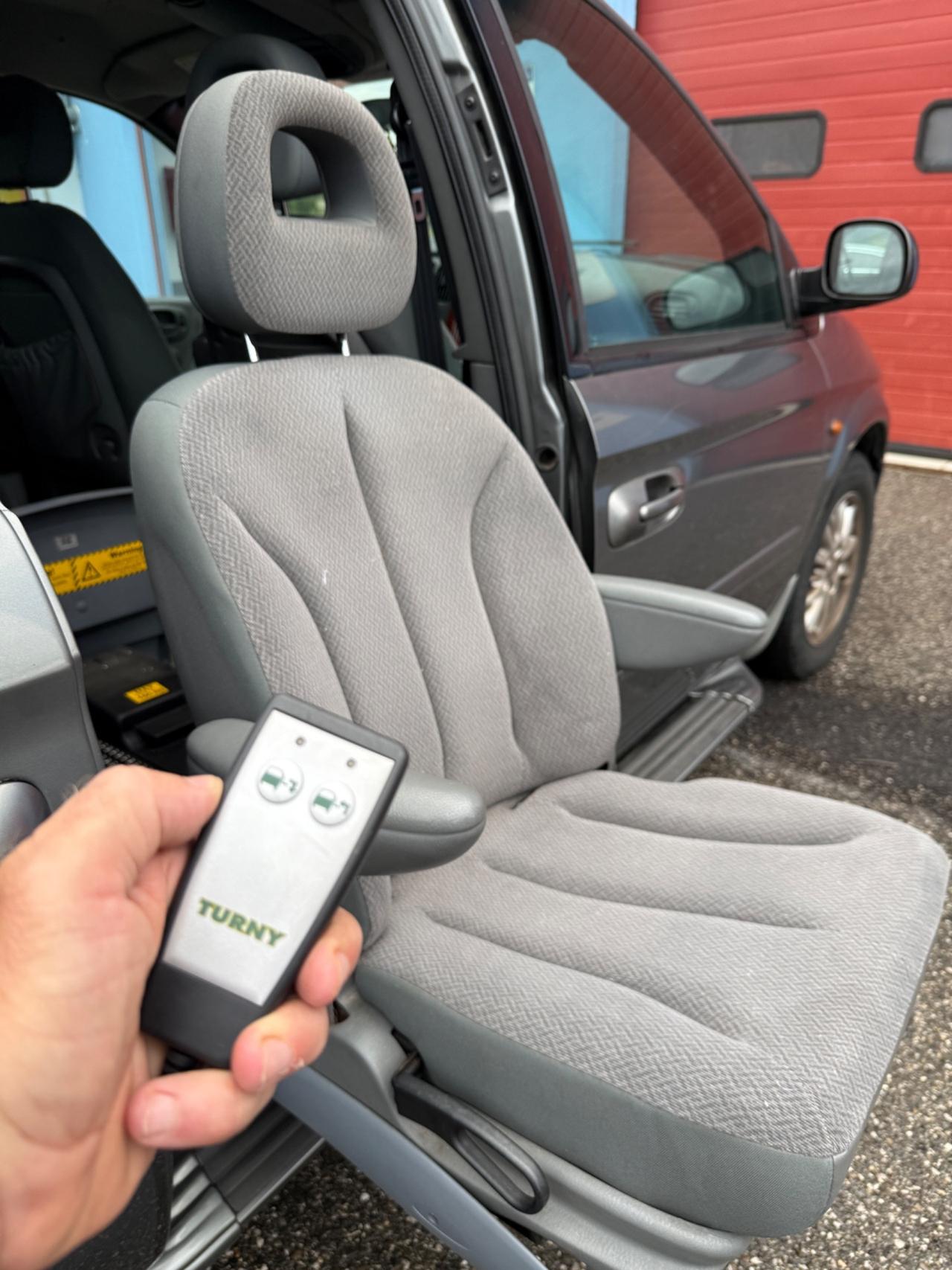 Chrysler Voyager 2.5 - Auto per disabili