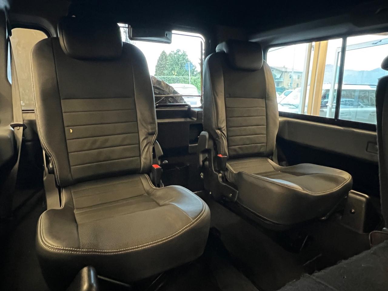 Land Rover Defender 110 2.4 TD4 Station Wagon SE