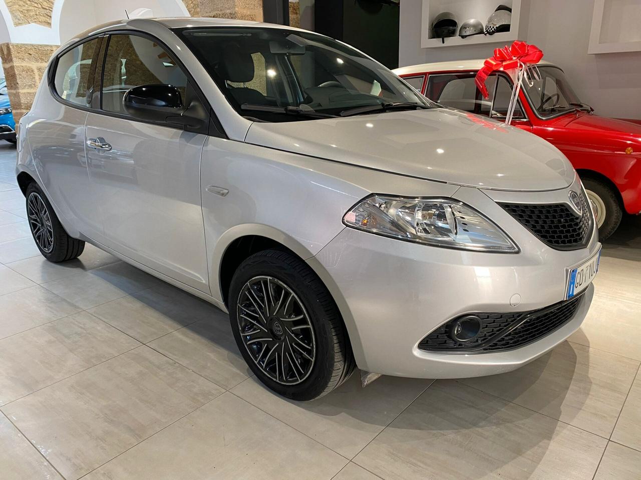 Lancia Ypsilon 1.0 FireFly 5 porte S&S Hybrid Ecochic Gold