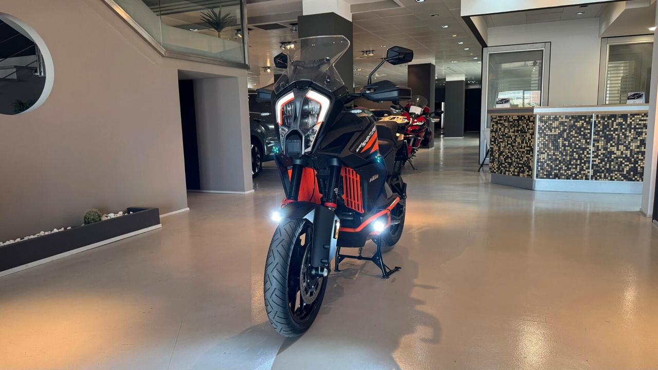 KTM 1290 Super Adventure S ABS - 2022