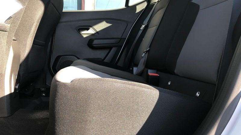 Dacia Sandero Stepway 1.0 tce Extreme Eco-g 100cv Stepway 1.0 tce Expression Eco-g 100cv