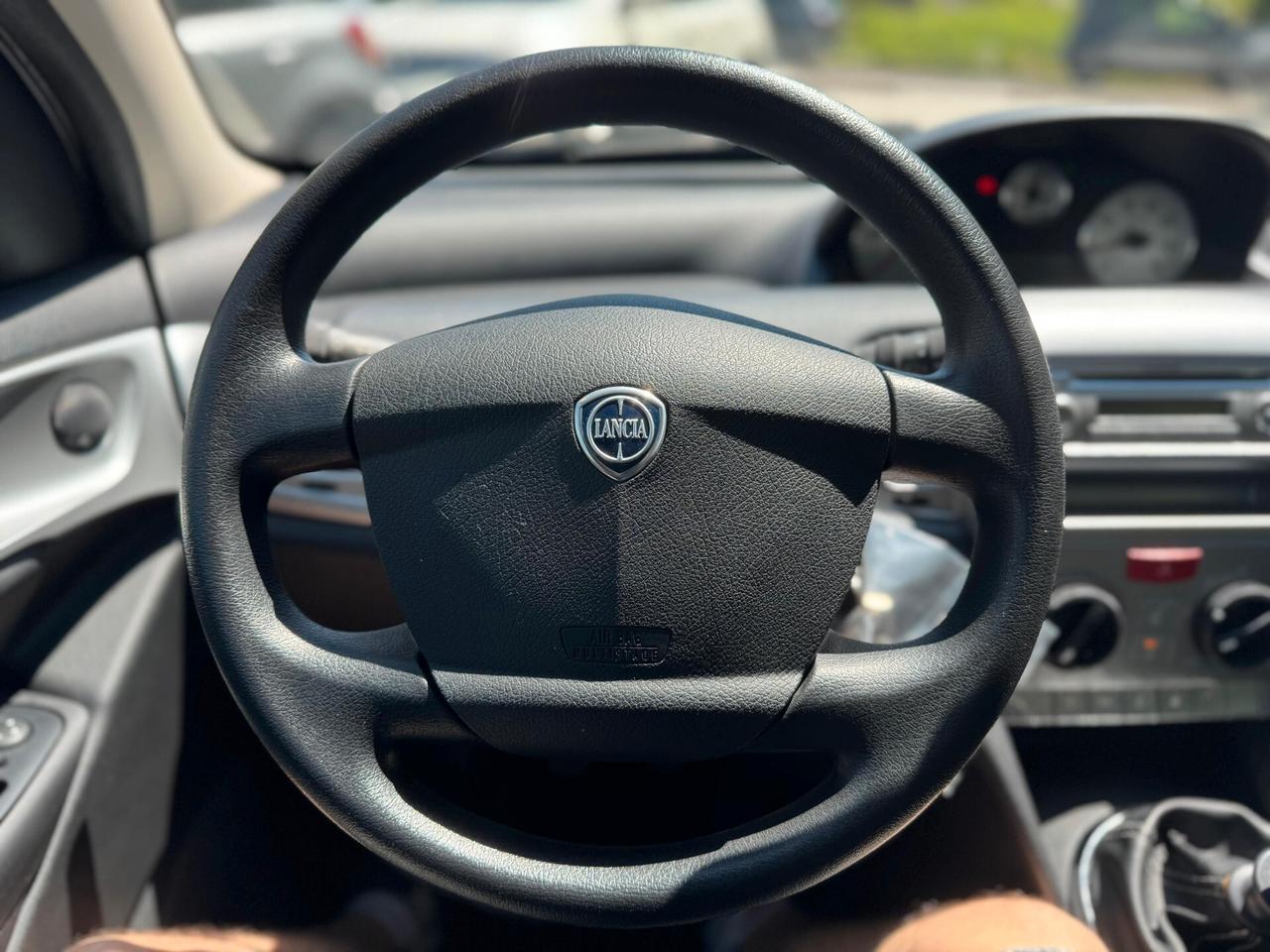 Lancia Ypsilon 1.2 Argento
