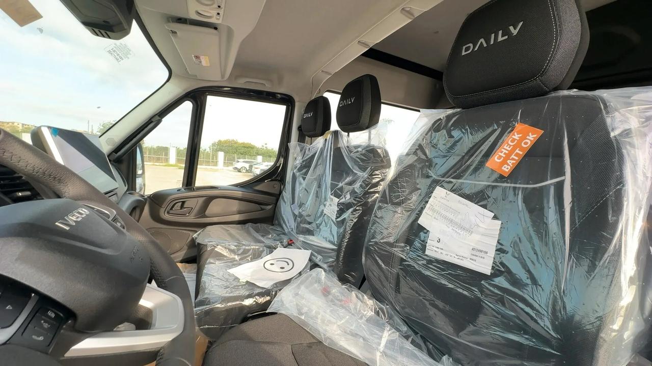 Iveco Daily 35S18 D.Cab 6Posti 3.0d 176cv