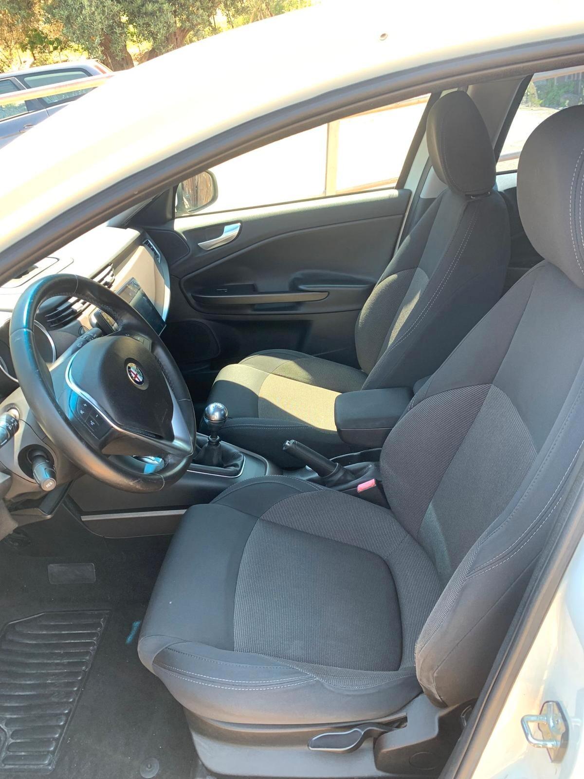 Alfa Romeo Giulietta 1.6 JTDm-2 120 CV Distinctive