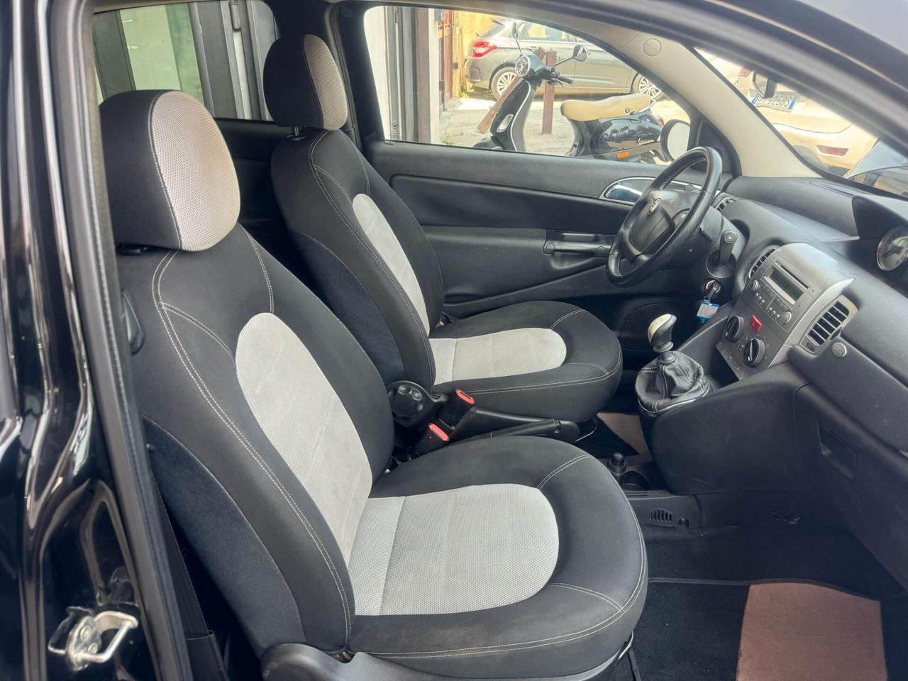 Lancia Ypsilon 1.2 Momo Design Full Opt