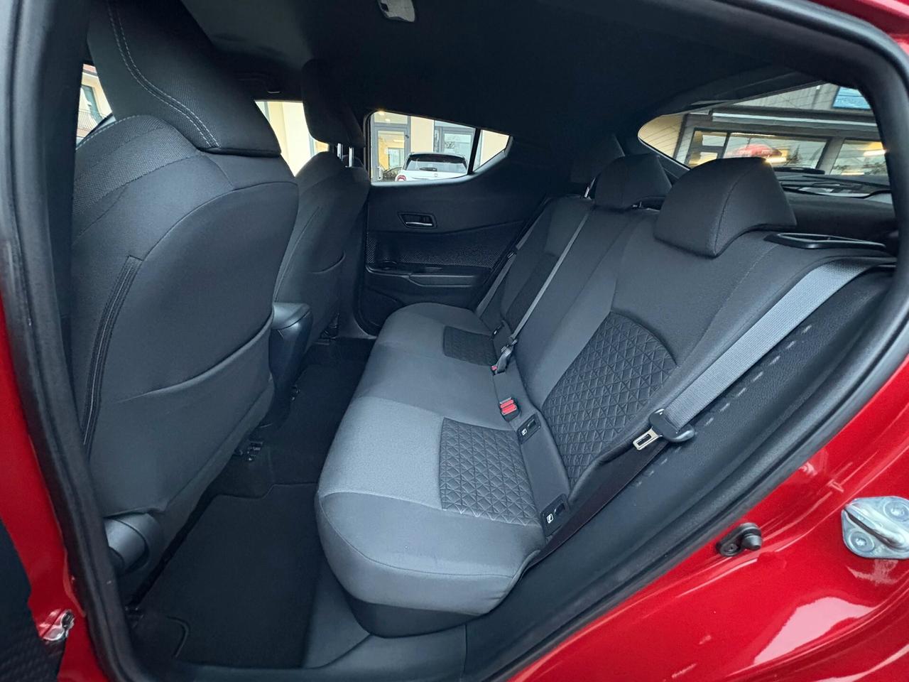 TOYOTA C-HR 1.8 IBRIDA TAGLIANDATA SI NEOPAT