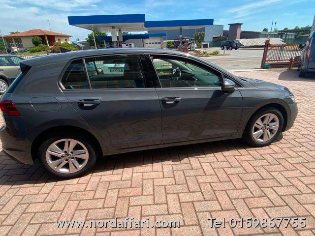 VOLKSWAGEN Golf 1.0 eTSI EVO DSG Life