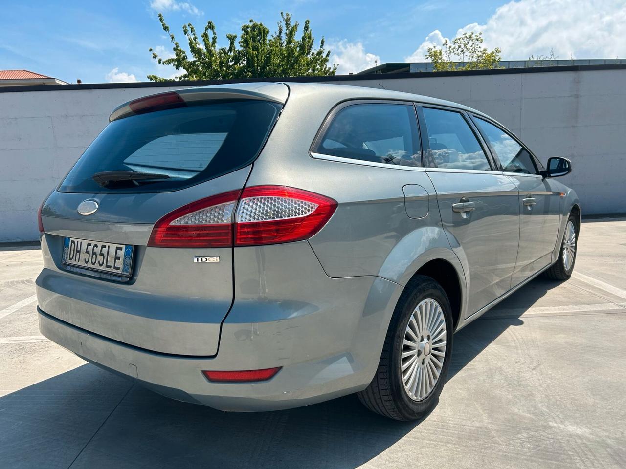 Ford Mondeo 2.0 TDCi 140 CV 5 poret Ghia DPF