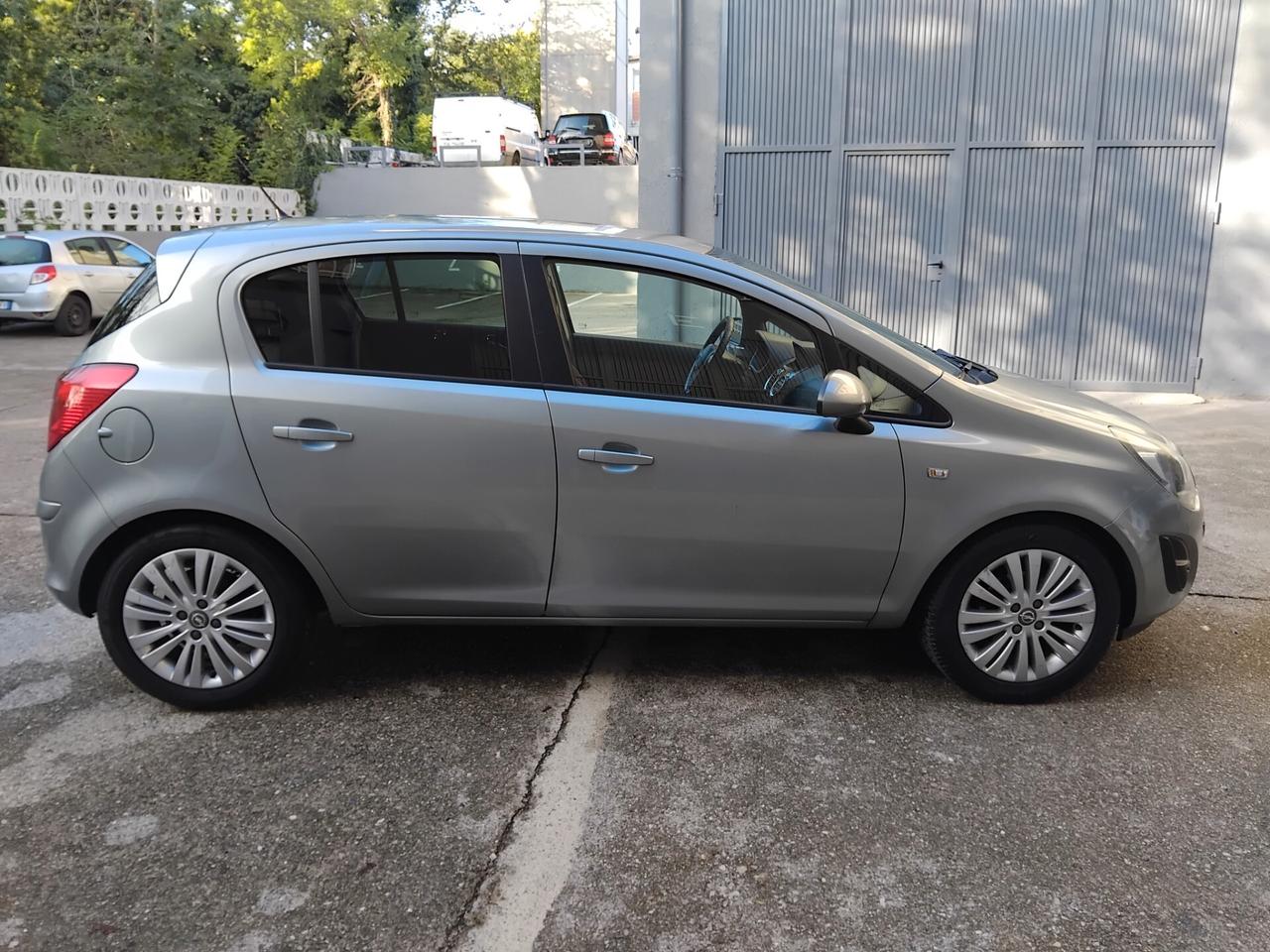 Opel Corsa 1.2 gpl garanzia
